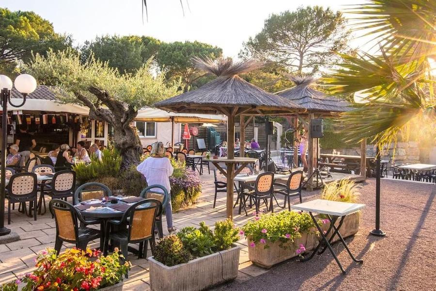 Mobile Home 6-Pers Camping Lei Suves-Cotes D'Azur-Including Airco Roquebrune-sur Argens Ngoại thất bức ảnh